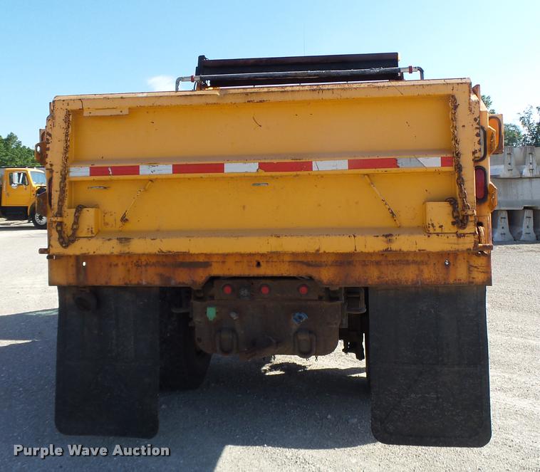 image for item DB1328 2002 International 4900 dump truck