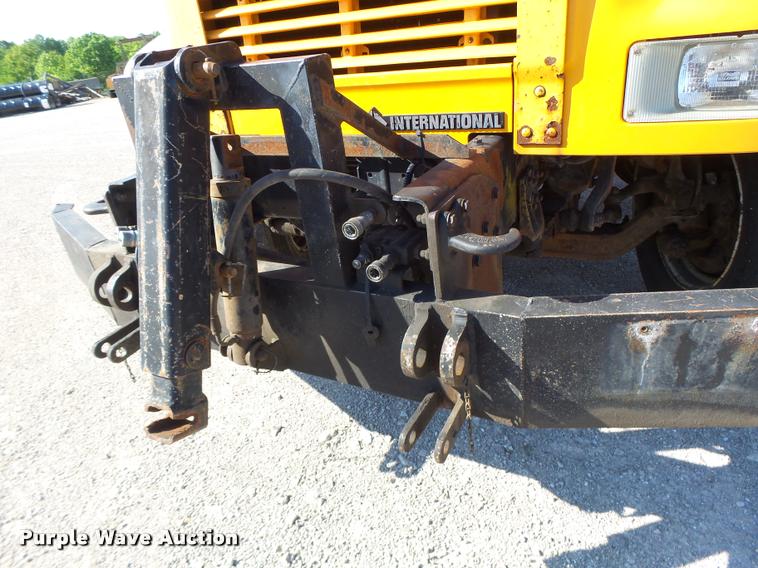 image for item DB1328 2002 International 4900 dump truck