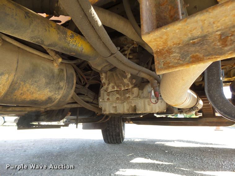 image for item DB1328 2002 International 4900 dump truck