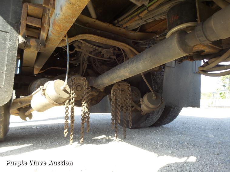 image for item DB1328 2002 International 4900 dump truck