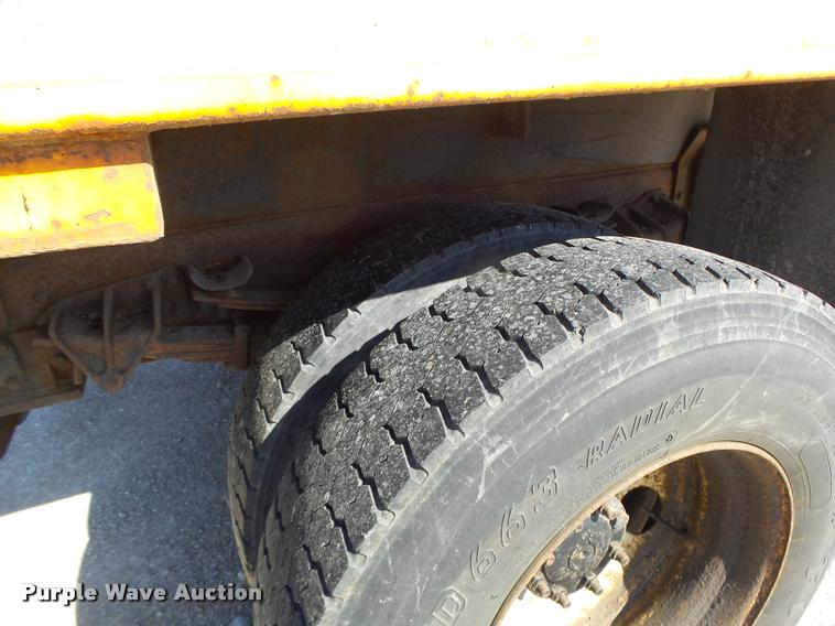 image for item DB1328 2002 International 4900 dump truck