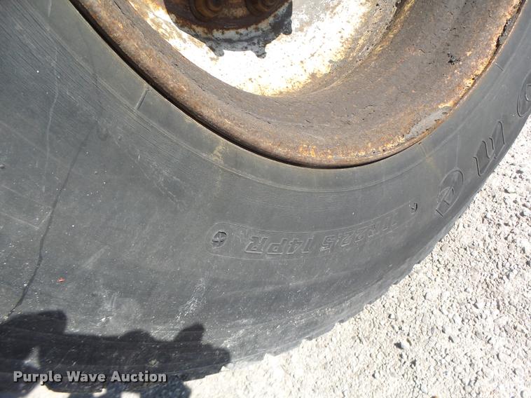 image for item DB1328 2002 International 4900 dump truck