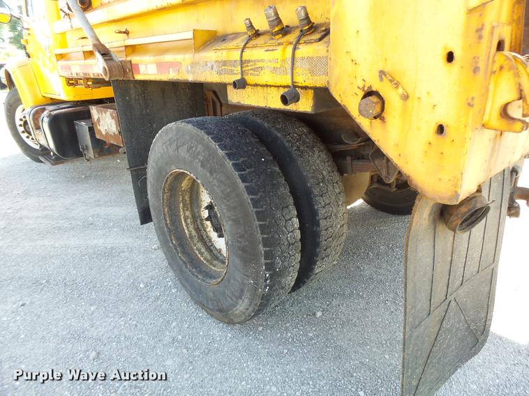 image for item DB1328 2002 International 4900 dump truck