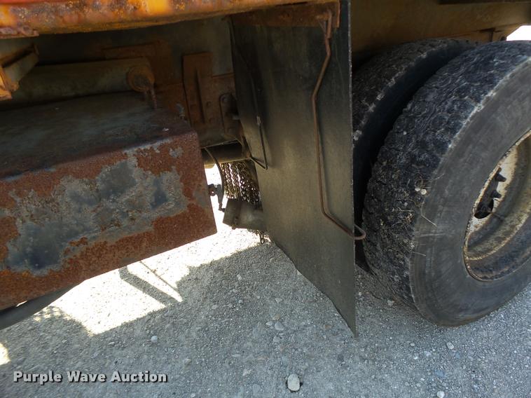 image for item DB1328 2002 International 4900 dump truck