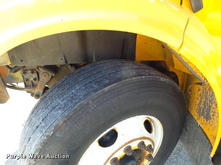 image for item DB1328 2002 International 4900 dump truck