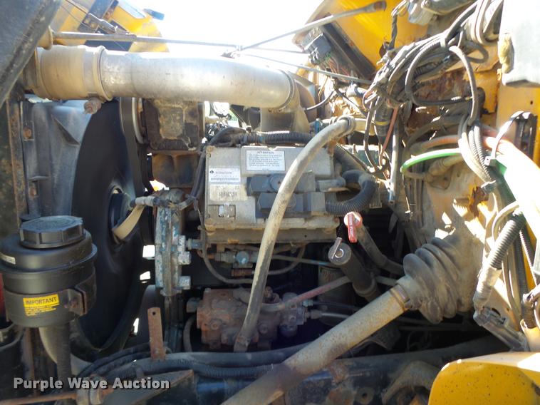 image for item DB1328 2002 International 4900 dump truck