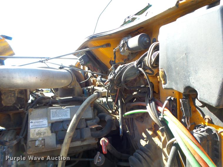 image for item DB1328 2002 International 4900 dump truck