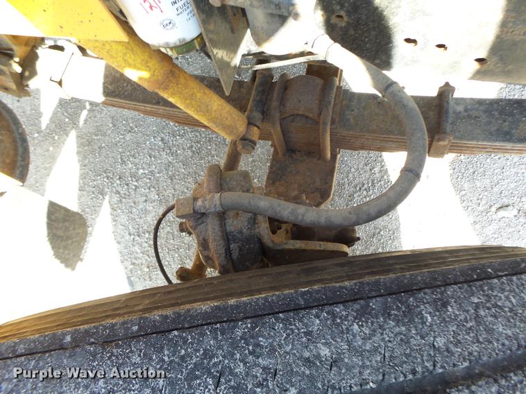 image for item DB1328 2002 International 4900 dump truck