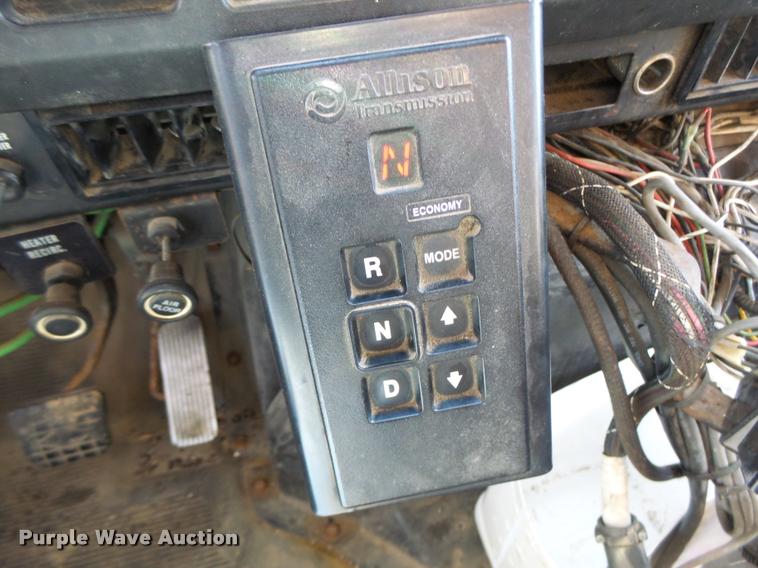 image for item DB1328 2002 International 4900 dump truck