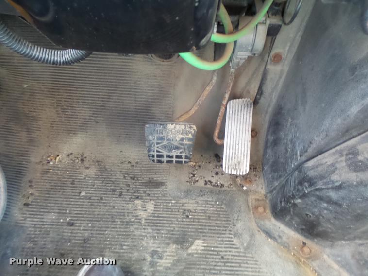 image for item DB1328 2002 International 4900 dump truck