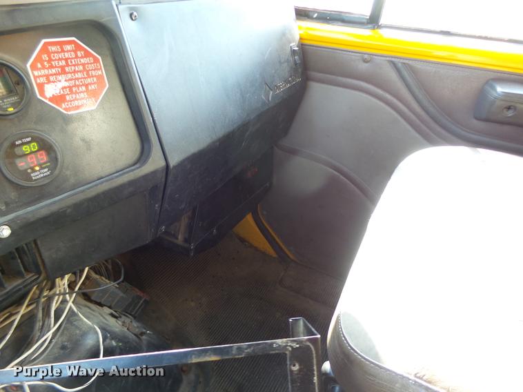 image for item DB1328 2002 International 4900 dump truck