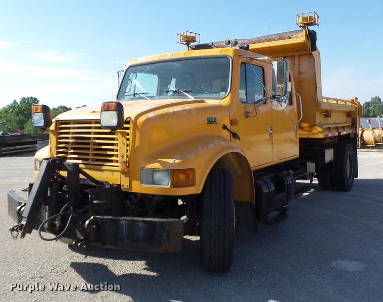 image for item DB1329 2002 International 4900 Crew Cab dump truck