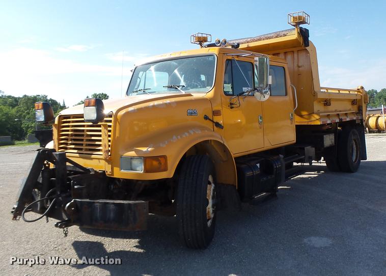 image for item DB1329 2002 International 4900 Crew Cab dump truck