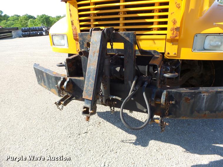 image for item DB1329 2002 International 4900 Crew Cab dump truck