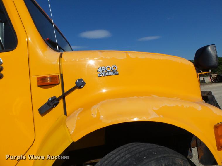 image for item DB1329 2002 International 4900 Crew Cab dump truck