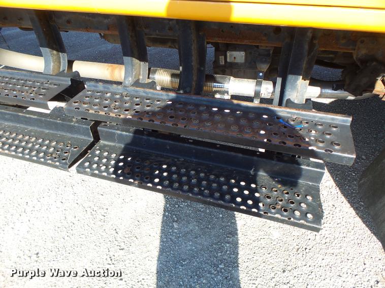 image for item DB1329 2002 International 4900 Crew Cab dump truck