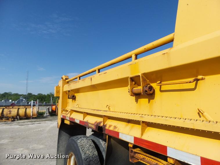 image for item DB1329 2002 International 4900 Crew Cab dump truck