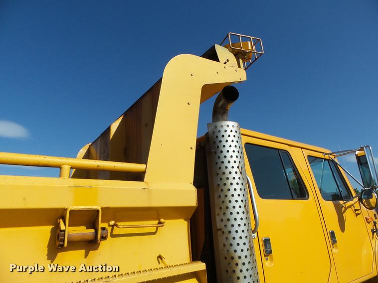 image for item DB1329 2002 International 4900 Crew Cab dump truck