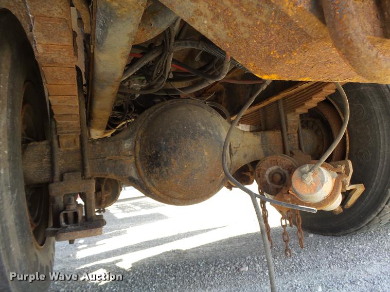 image for item DB1329 2002 International 4900 Crew Cab dump truck