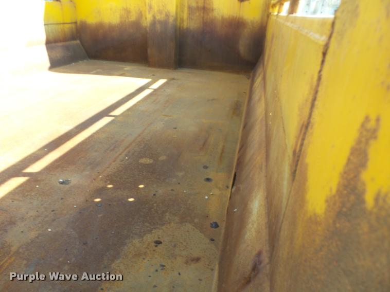 image for item DB1329 2002 International 4900 Crew Cab dump truck