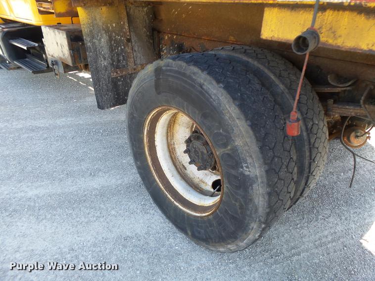 image for item DB1329 2002 International 4900 Crew Cab dump truck