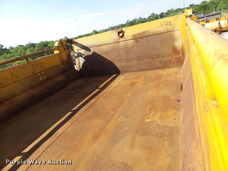 image for item DB1329 2002 International 4900 Crew Cab dump truck