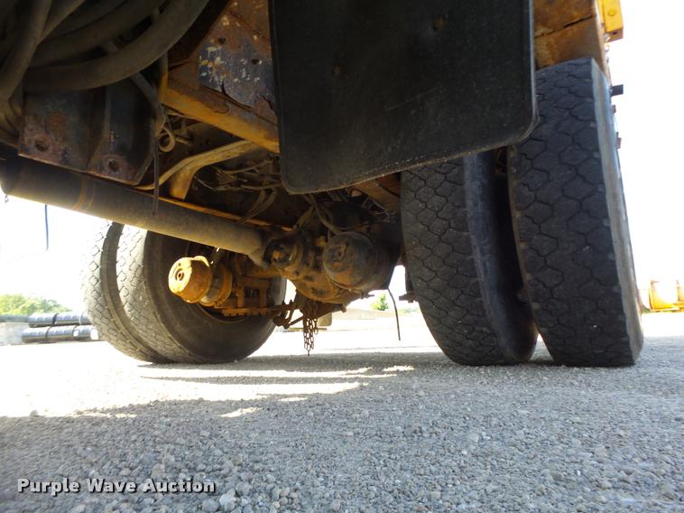 image for item DB1329 2002 International 4900 Crew Cab dump truck