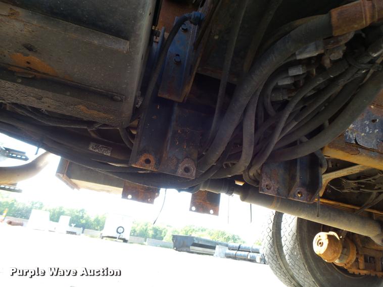 image for item DB1329 2002 International 4900 Crew Cab dump truck