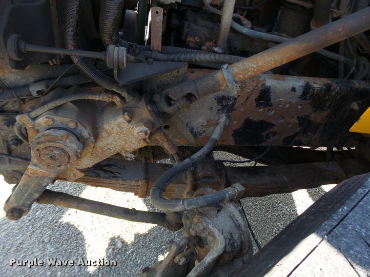 image for item DB1329 2002 International 4900 Crew Cab dump truck