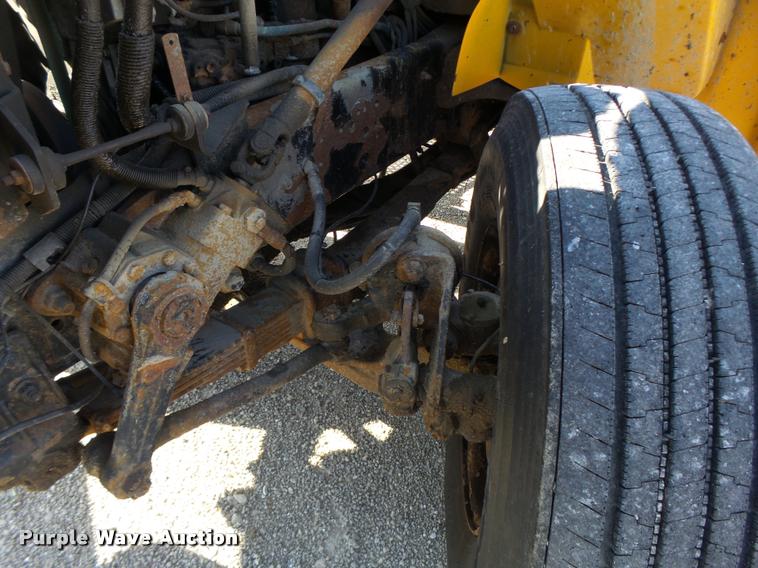 image for item DB1329 2002 International 4900 Crew Cab dump truck