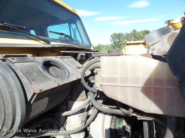 image for item DB1329 2002 International 4900 Crew Cab dump truck