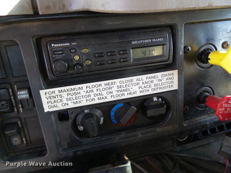 image for item DB1329 2002 International 4900 Crew Cab dump truck