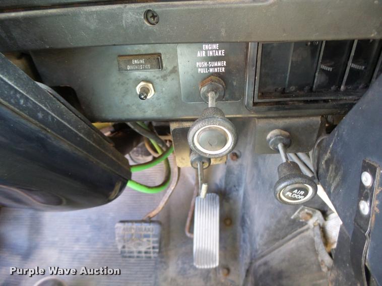 image for item DB1329 2002 International 4900 Crew Cab dump truck