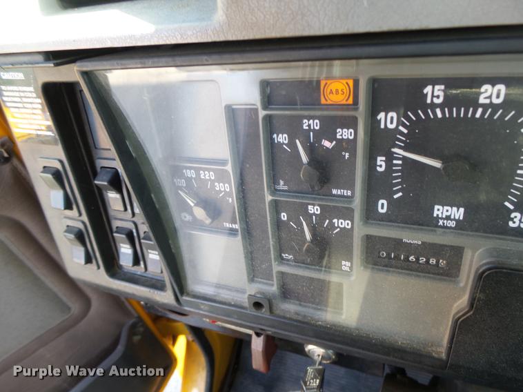 image for item DB1329 2002 International 4900 Crew Cab dump truck