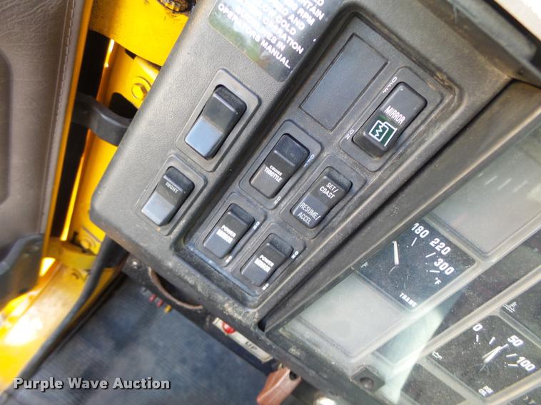 image for item DB1329 2002 International 4900 Crew Cab dump truck