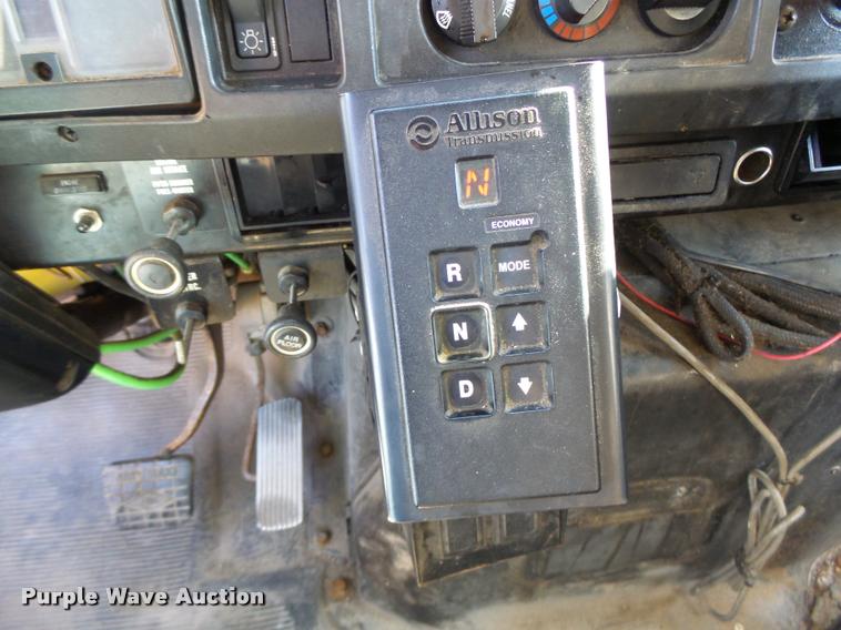 image for item DB1329 2002 International 4900 Crew Cab dump truck