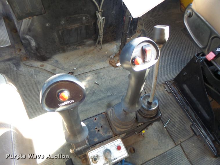 image for item DB1329 2002 International 4900 Crew Cab dump truck