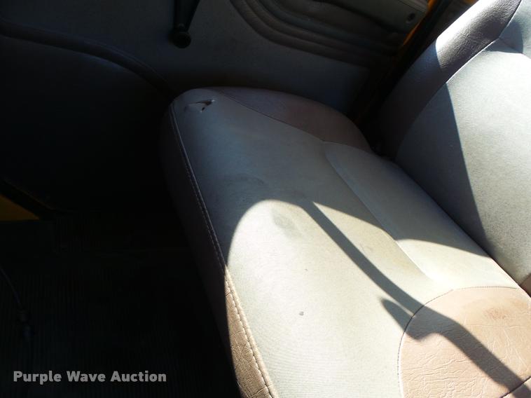 image for item DB1329 2002 International 4900 Crew Cab dump truck