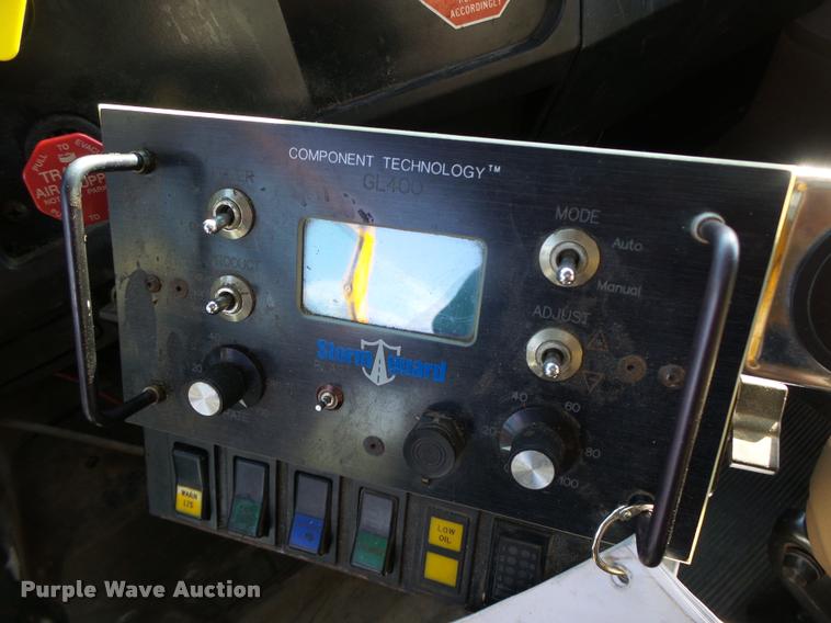 image for item DB1329 2002 International 4900 Crew Cab dump truck