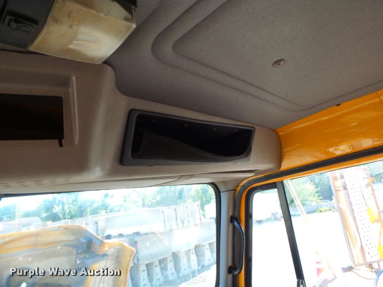 image for item DB1329 2002 International 4900 Crew Cab dump truck