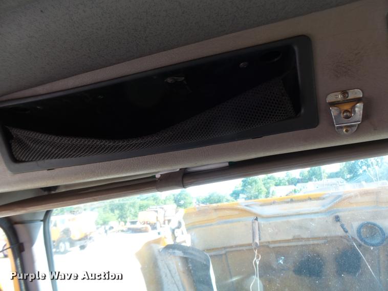 image for item DB1329 2002 International 4900 Crew Cab dump truck