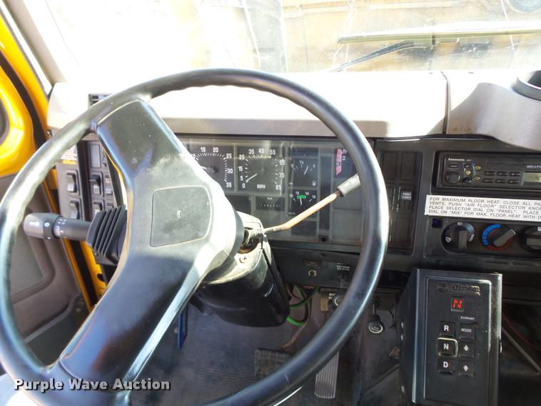 image for item DB1329 2002 International 4900 Crew Cab dump truck