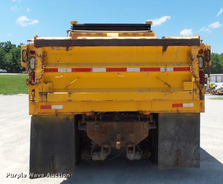 image for item DB1330 2002 International 4900 dump truck