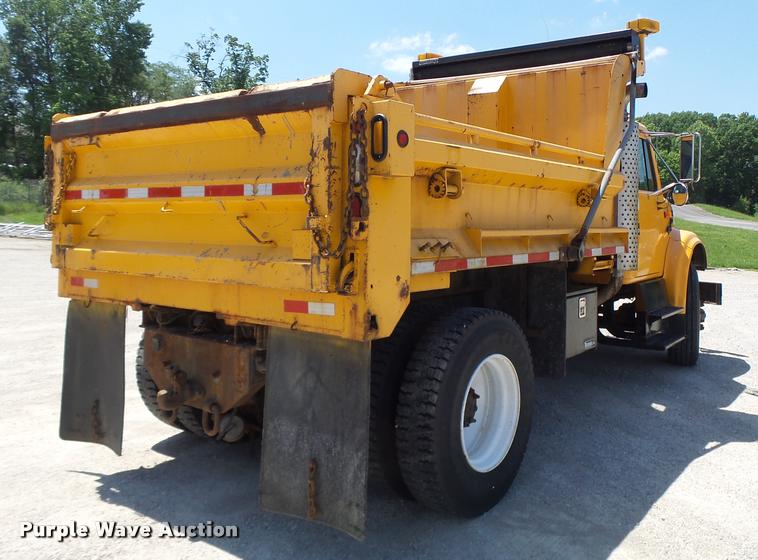 image for item DB1330 2002 International 4900 dump truck
