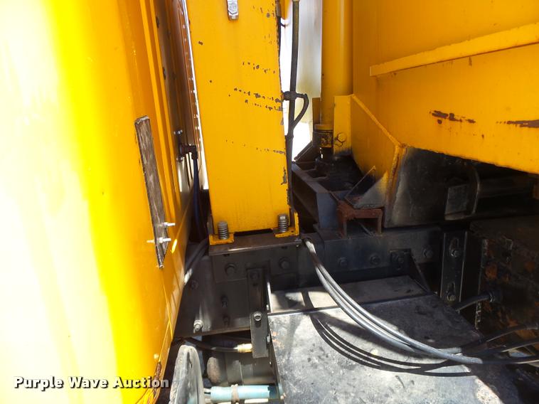 image for item DB1330 2002 International 4900 dump truck