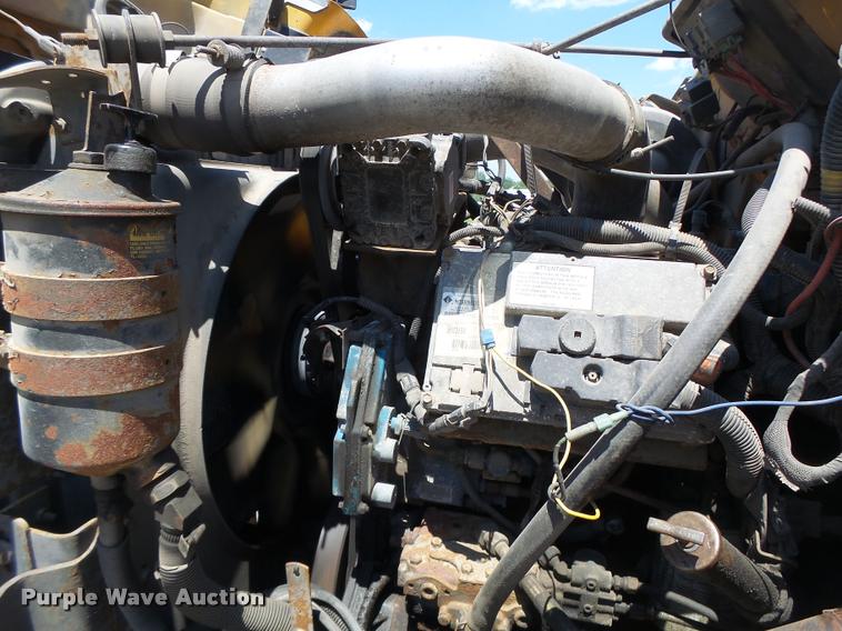 image for item DB1330 2002 International 4900 dump truck