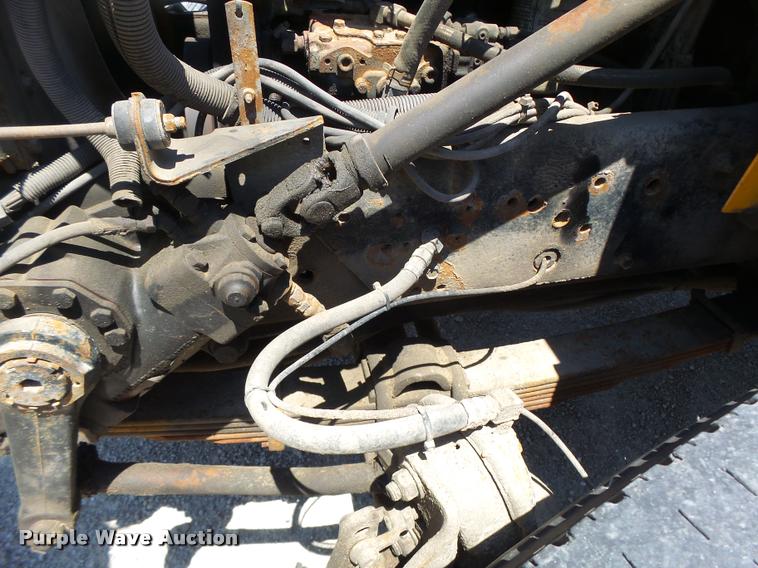 image for item DB1330 2002 International 4900 dump truck