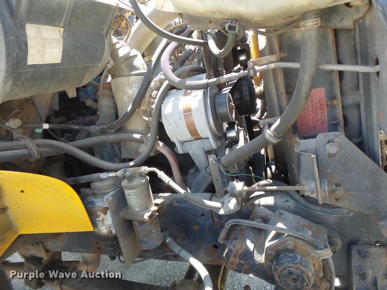 image for item DB1330 2002 International 4900 dump truck