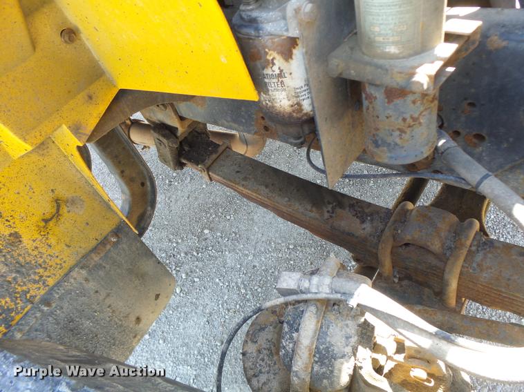 image for item DB1330 2002 International 4900 dump truck