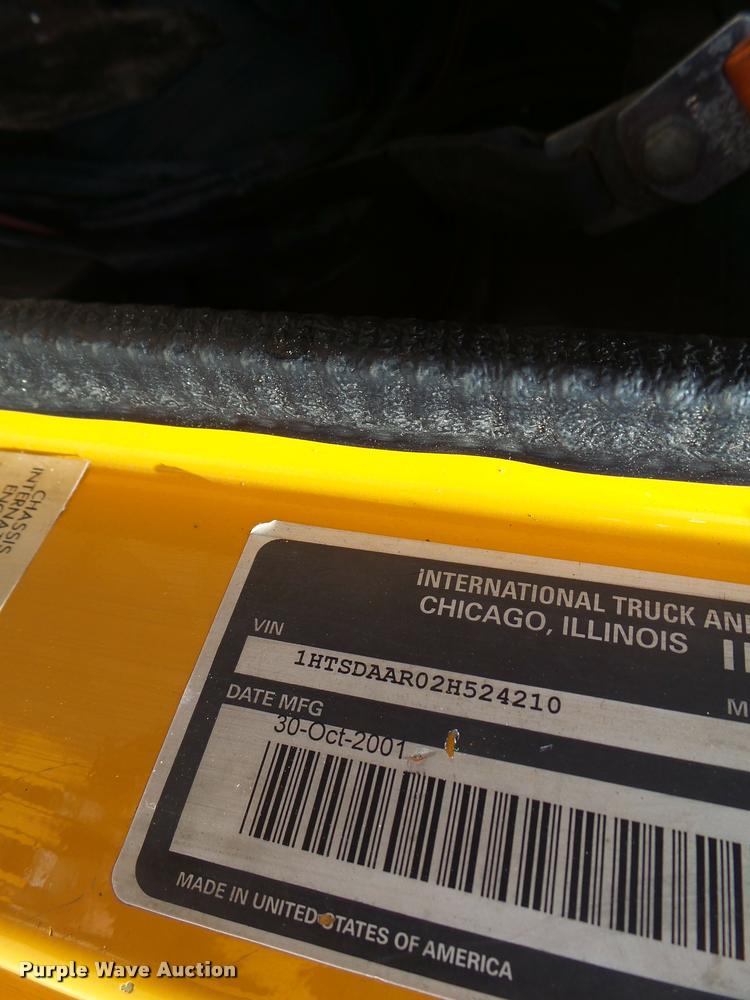 image for item DB1330 2002 International 4900 dump truck